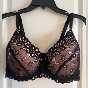 NWOT-XOXO Elegant Black and Pink Lace Bra